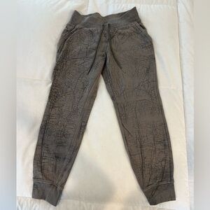 Lululemon - Warm Down High-Rise Jogger - Size 8